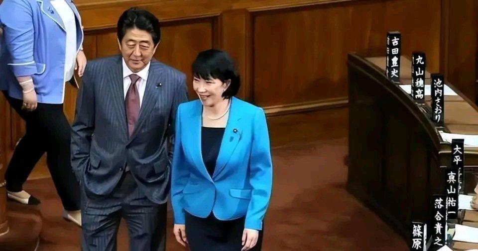 10月24日，日本新首相高市早苗施政演讲一结束，就被说“安倍回来了”。她不等中方