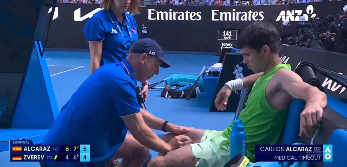 阿尔卡拉斯申请医疗暂停比赛还会不会有变数？阿尔卡拉斯vs兹维列夫网球talkin