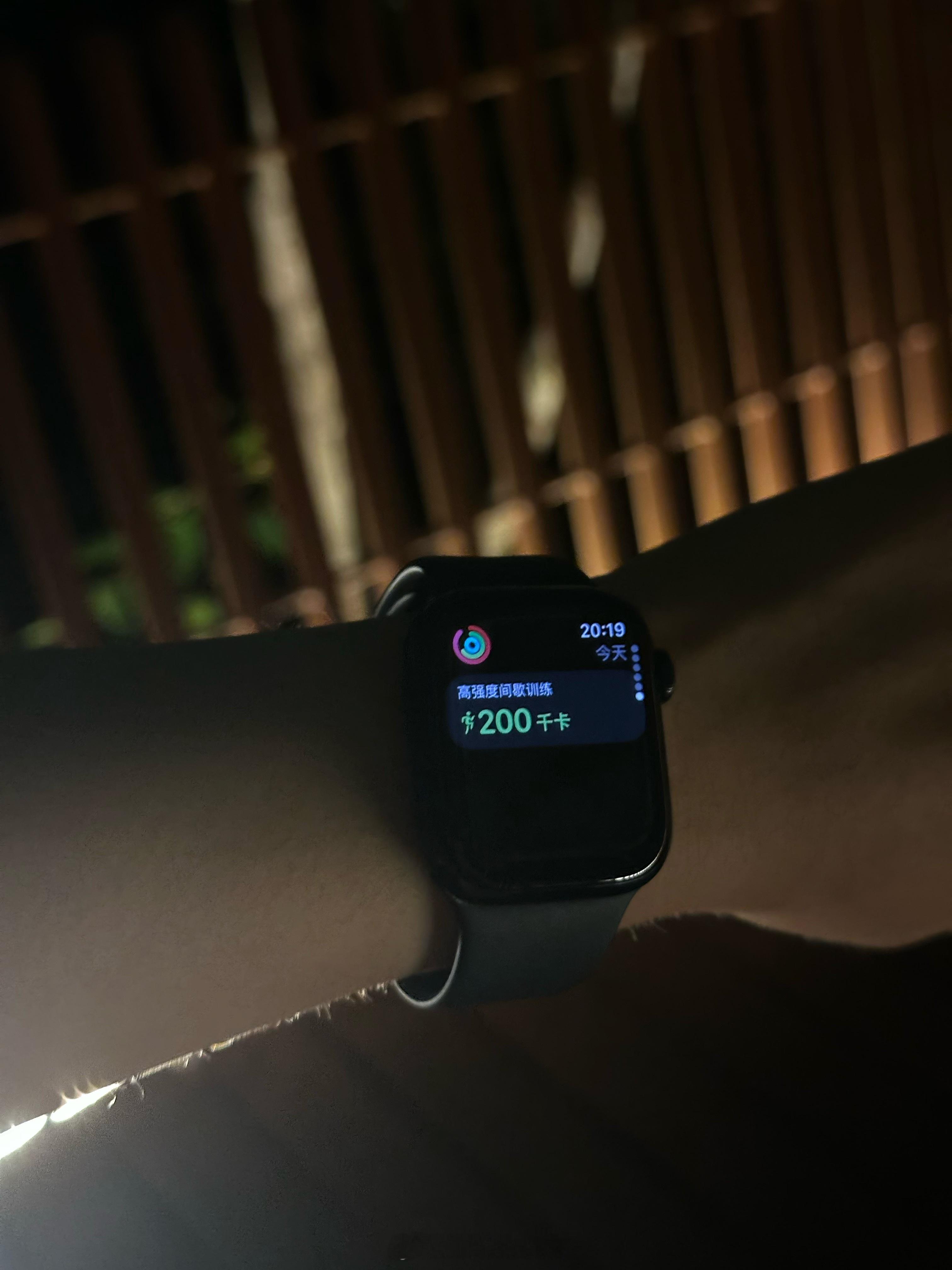 滴～2025第46次运动打卡！今天课上了1/3发现运动手表没开（气鼠我奖励自己晚