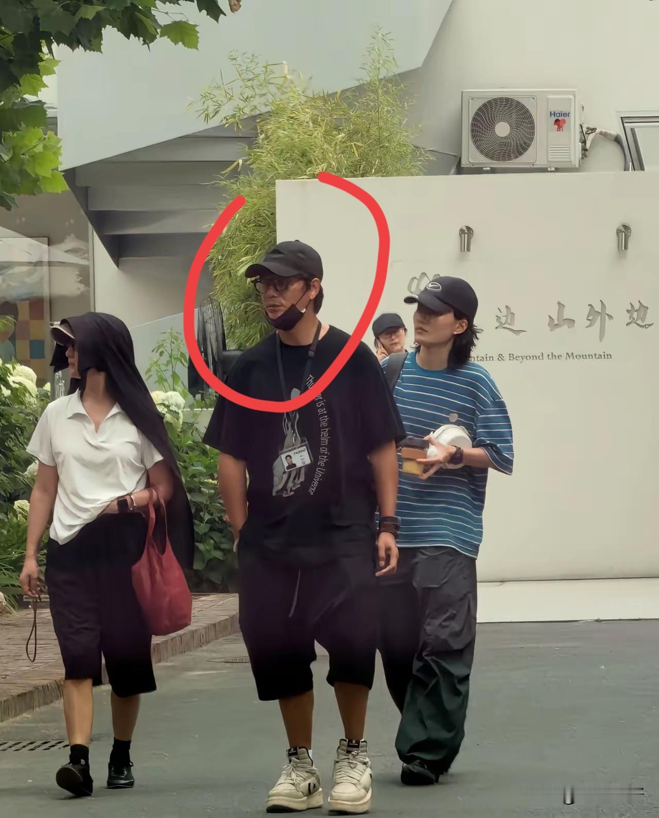 陈坤，引发热议。

6月19日，51岁的陈坤，冲上热搜，这一次，不是被传换人了，