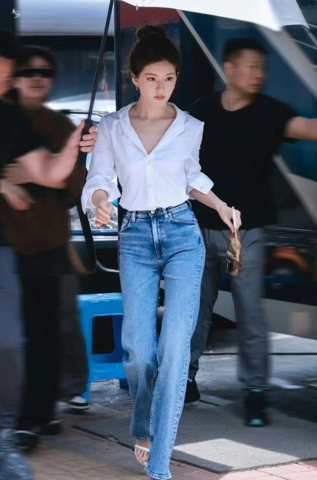赵露思许我耀眼路透造型怎么评价 ​​​