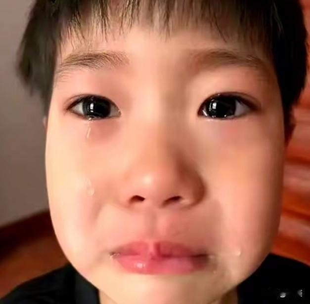 泉州民政局这事儿，属实给我整破防了！

最近刷到个事儿，真的越品越暖心！一个小男