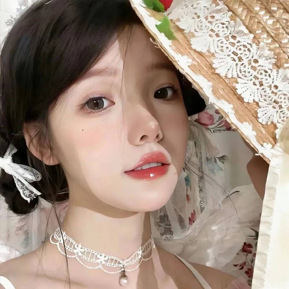 ᴮᵒʳⁿ ˢᵉⁿˢⁱᵗⁱᵛᵉ, ˡᵒⁿᵉˡʸ ᵃⁿᵈ ʰᵃᵖᵖʸ·生而敏感 孤独