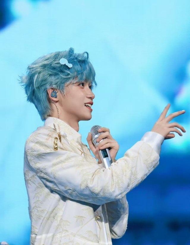 梓渝 生日快乐zy梓渝未来可期 

“不奢求你成为顶流，只希望你能一直做自己喜欢