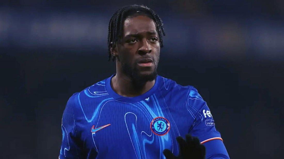 黄黑普鲁士黄黑普鲁士 图片报：多特蒙德高层在考察中后卫时，也曾将阿克塞尔·迪萨西