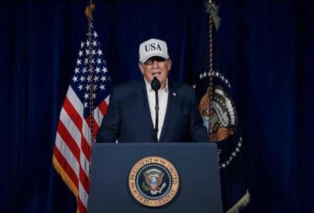 特朗普宣称对伊打击取得快速、决定性、压倒性胜利，这简直是自说自话的闹剧！当地时间