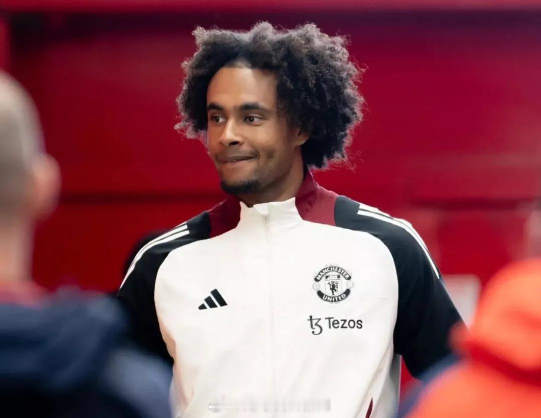 罗马诺消息，罗马正和齐尔克泽深入谈判个人条款，曼联球星是他们一月份的首要目标。报