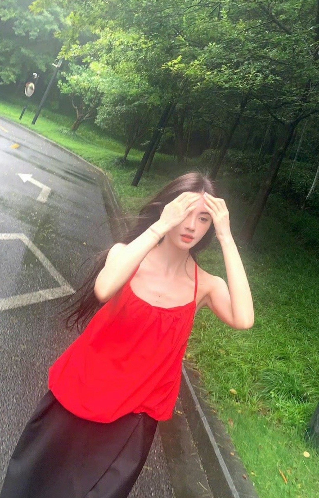 鞠婧祎准备重新启航了感觉人更美了[爱慕][爱慕]难得的空闲去感受一下大自然也是蛮