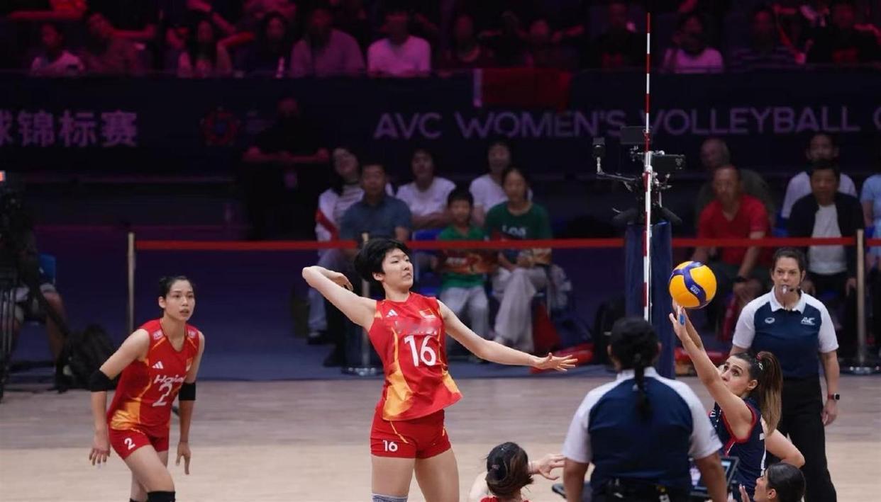 中国女排横扫劲旅伊朗，提前小组出线！晋级亚锦赛8强！这样中国女排要为小组第一而战