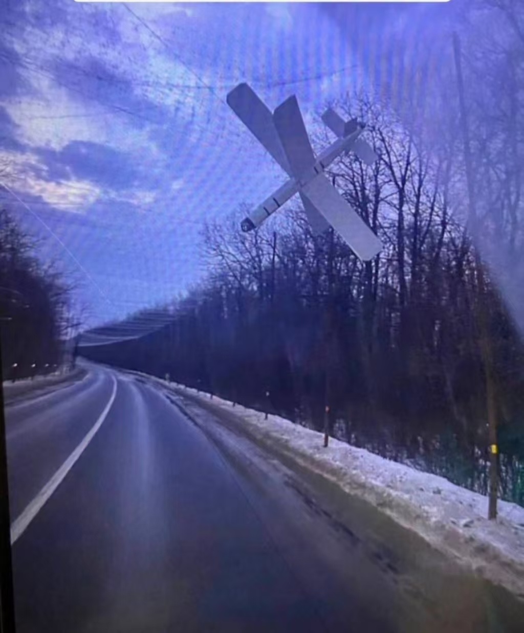 乌克兰方面报告称，伊久姆-斯拉维扬斯克路线已开始成为俄罗斯无人机的重点打击区城。