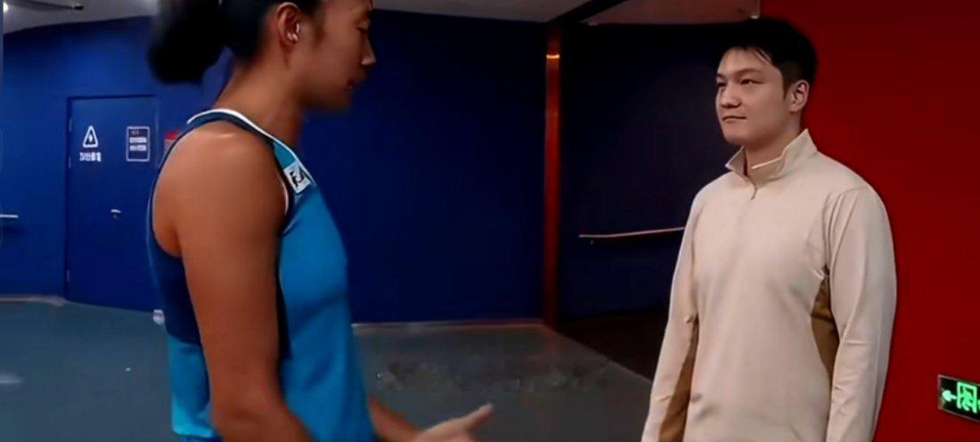 双向奔赴的传奇！樊振东点赞张帅澳网女双夺冠，一句鼓励成就彼此高光时刻樊振东为澳网