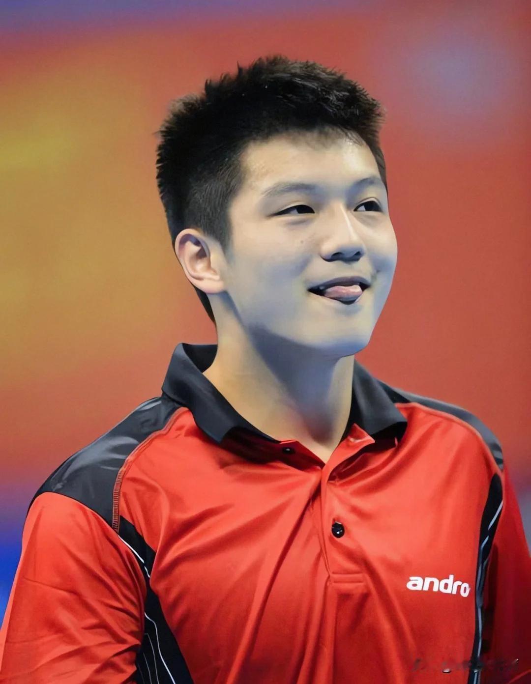 。
长期稳居世界第一，却屡在大赛决赛憾负，东京奥运摘银，深陷"差一步"的质疑与低