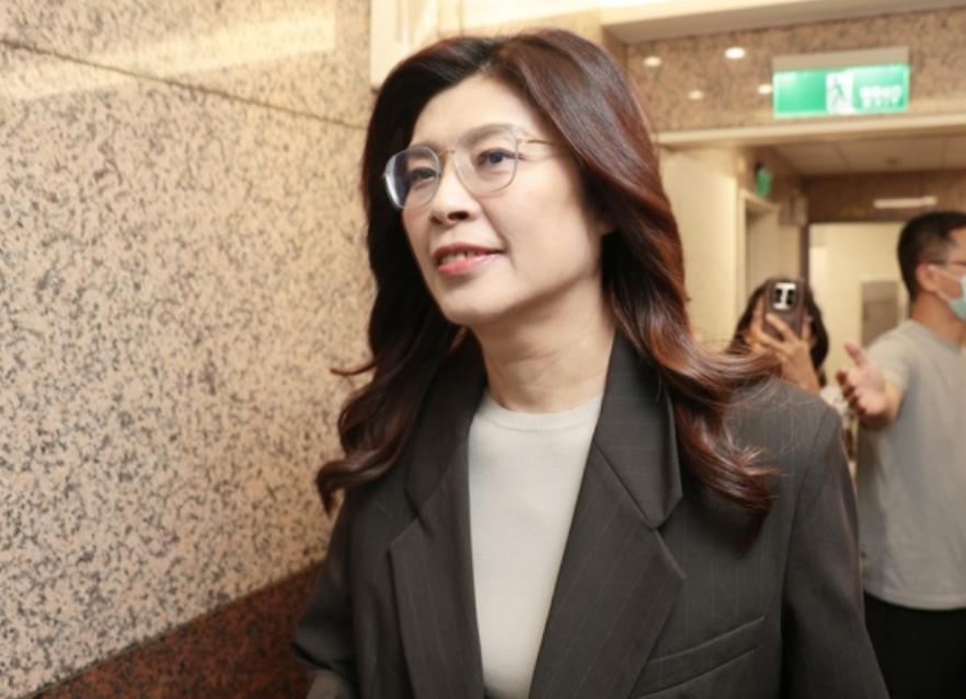 郑丽文确实有胆！

在面对本媒体专访时郑丽文公开表态，希望特朗普在北京说出“反对