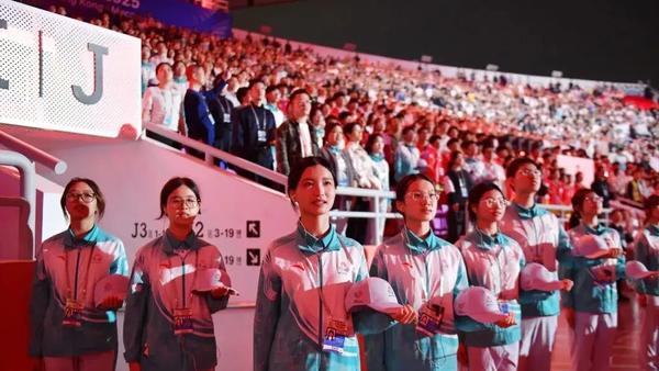 全运开幕式“气氛王者”诞生！2950名大学生6小时嗨爆全场
 
全运会开幕式上，