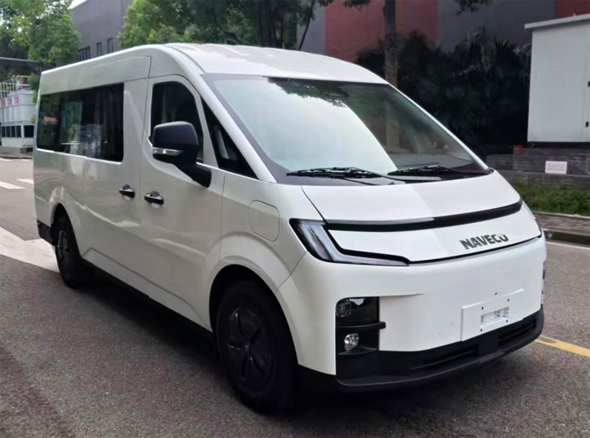 南汽申报了一款很有意思的车型。
在工信部最新公布的第402批新车申报目录中，上汽