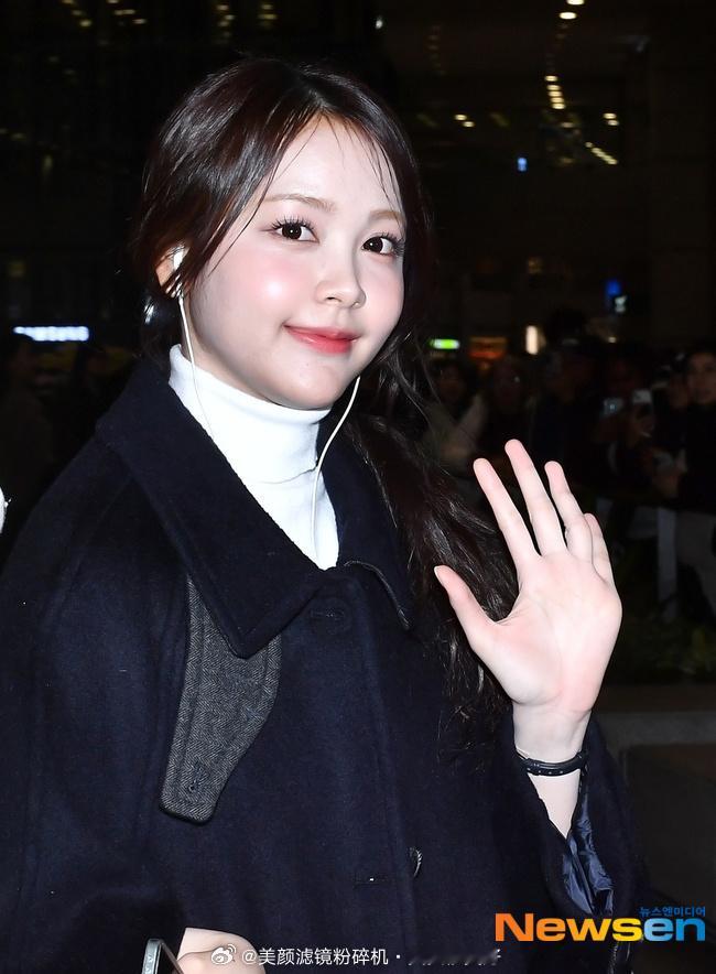 Hearts2Hearts组合JIWOO、CARMEN、YUHA、STELLA、