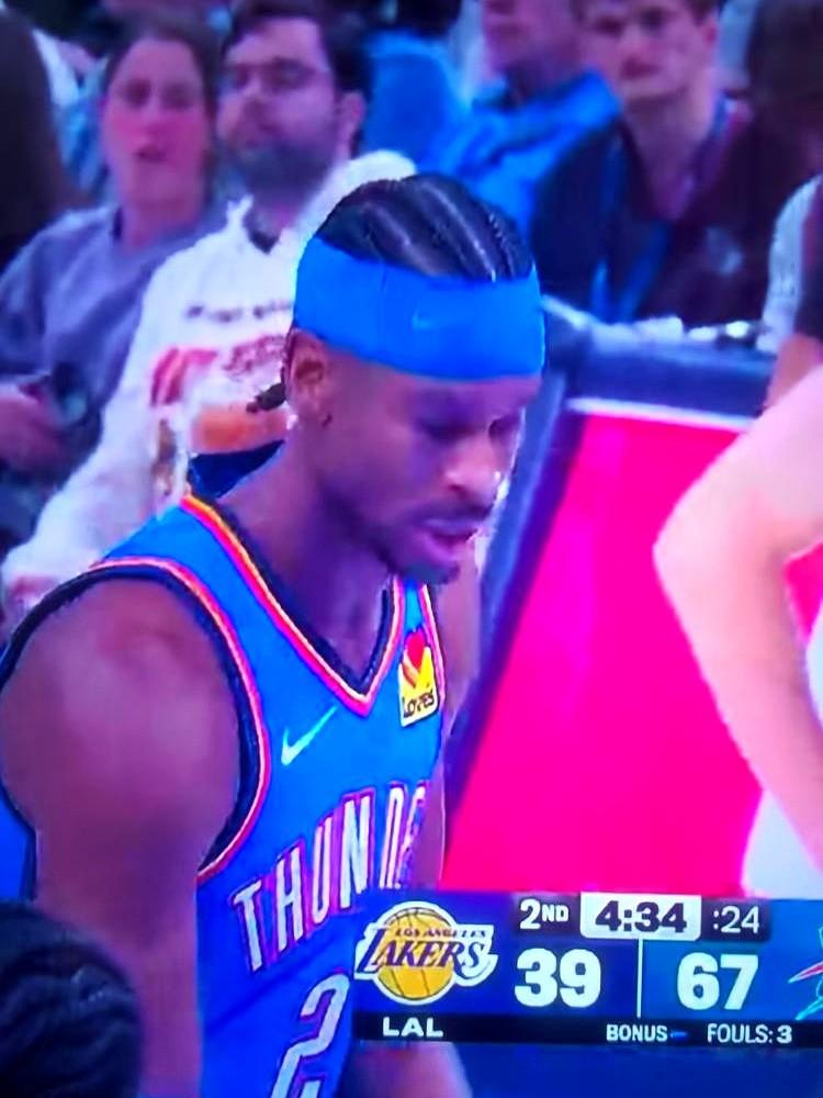 指望一个刚领完几千万美元的人拼命？

艾顿这事儿挺有意思。开拓者队不想要他了，他