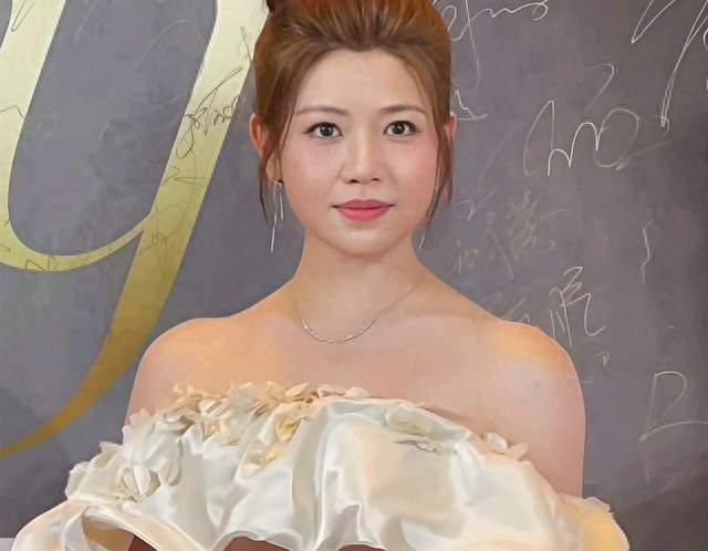 陈妍希离婚后首谈单亲妈妈：白天拍戏晚上哄孩子，成年人都崩溃了