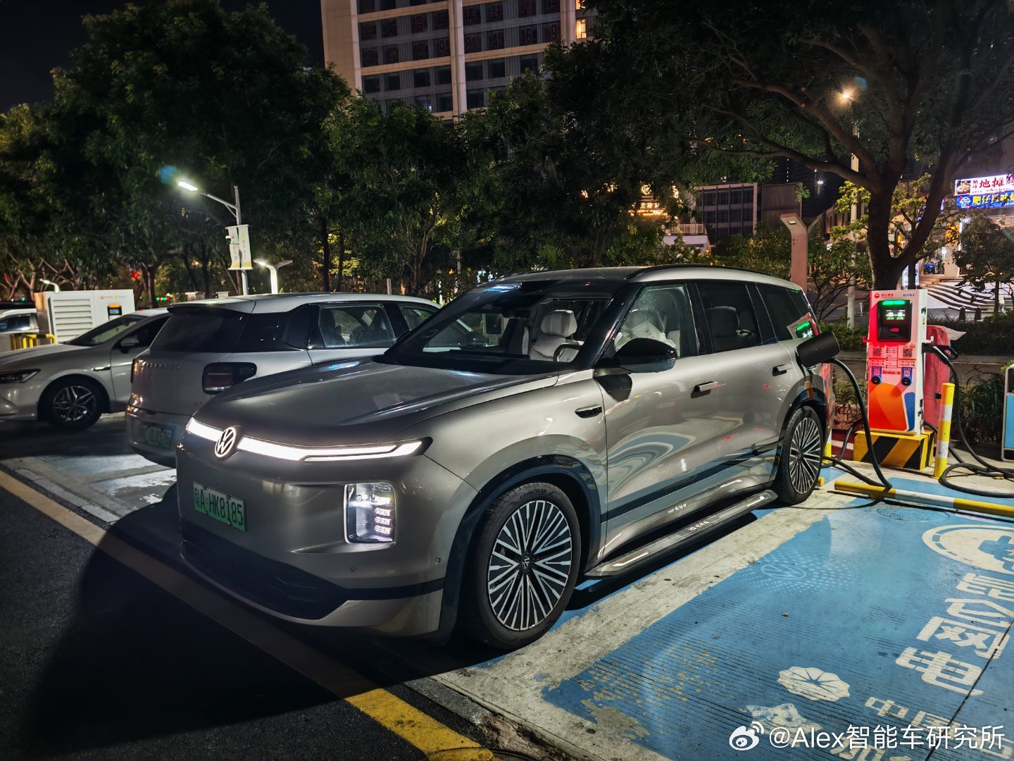 中油昆仑的桩真小气，我在高德上看到是750KW 的超充桩，9X的需求也有340多