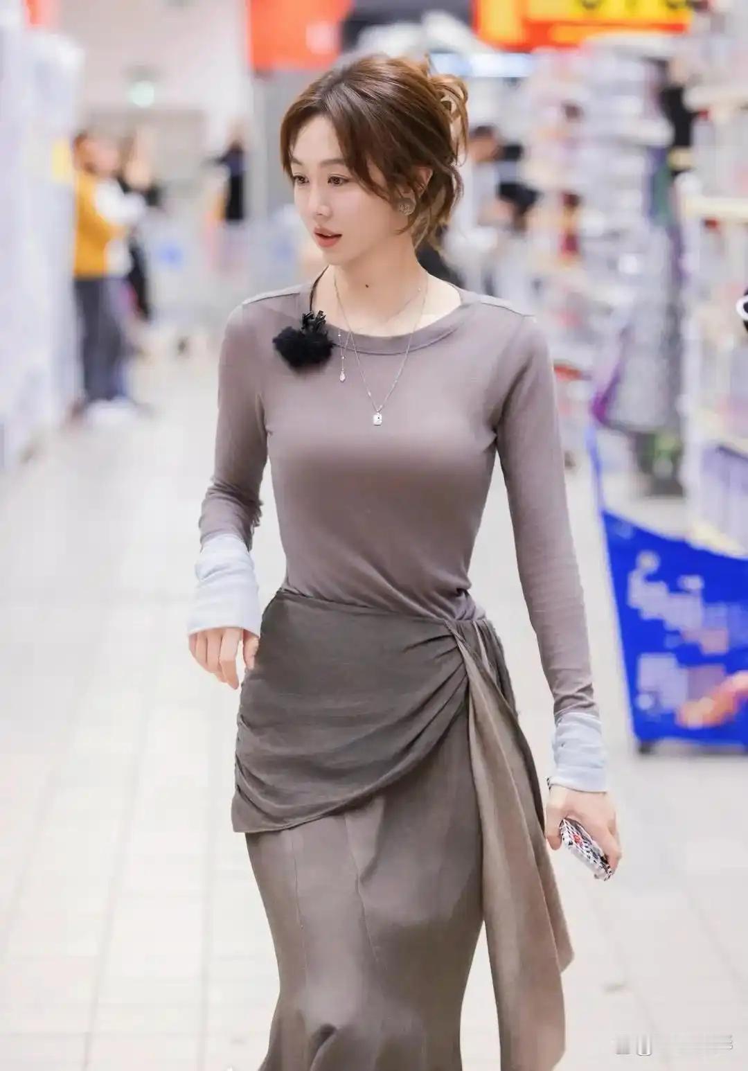 姜妍身材好好啊，也太有气质太美了吧 