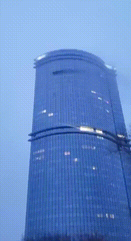 我去，这跟911没什么区别了！袭击民用高层建筑4次！这么漂亮的俄罗斯高层大楼，居