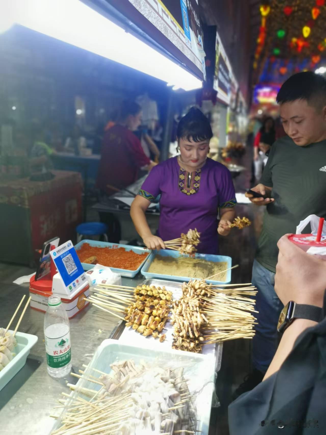 踏马行·山行莫道难

听，驼铃碎，
阿图什天门外，无花果树叶垂，
坡缓最易迷途，