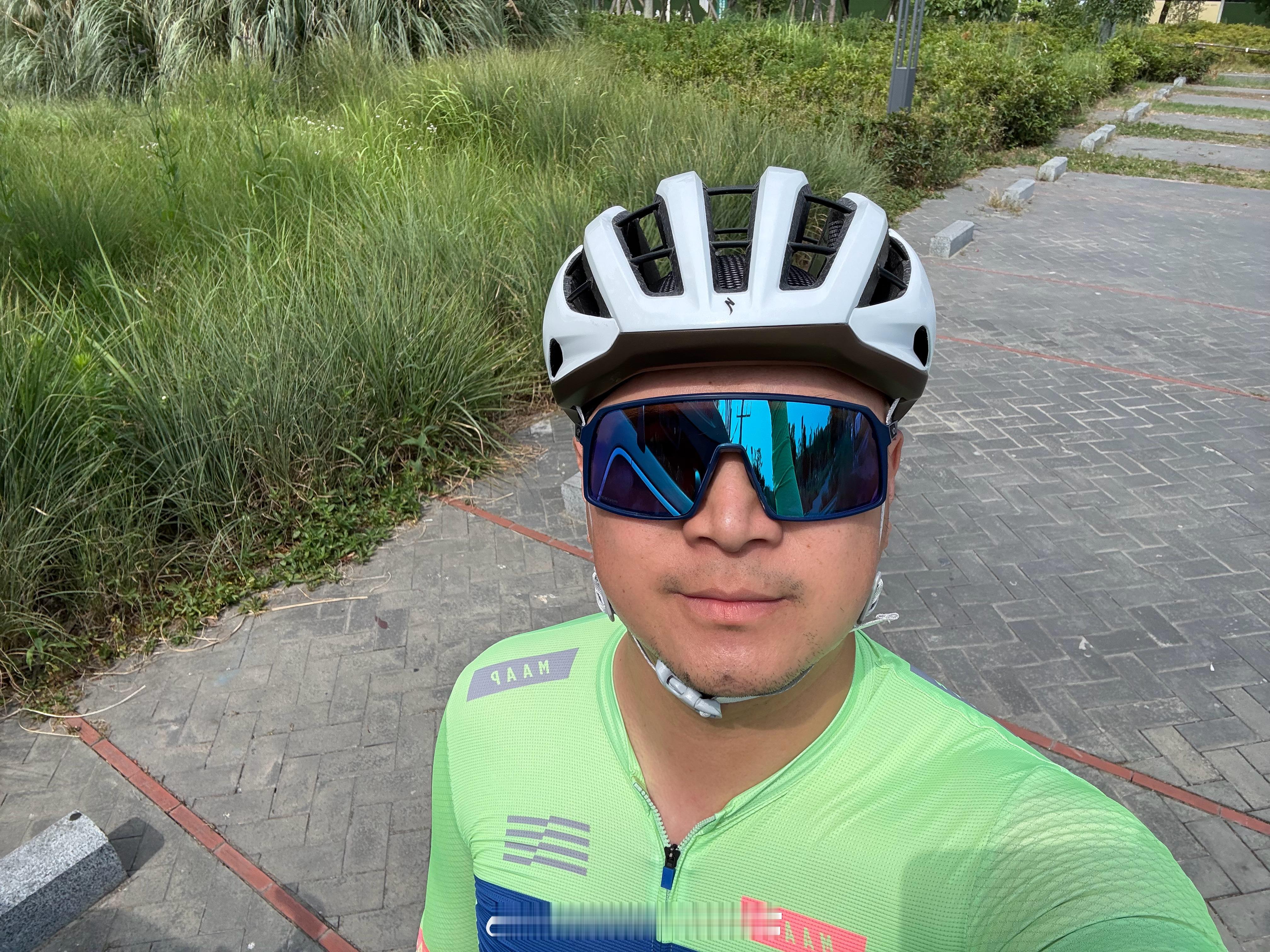 建议大家保持微胖身材哈哈哈稍微微的有一点点多行不行[偷笑][偷笑][偷笑] ​​
