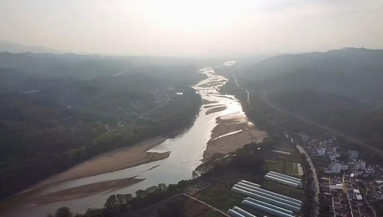 兴国平江：沙滩绵延不绝，无尽的风花雪月

平江是贡江的一条支流，全长132公里，