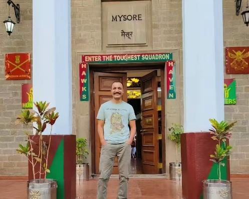 迪拜航展上印度 LCA 光辉战机那惊天一坠，不光让全球网友看了个大热闹，飞行员印