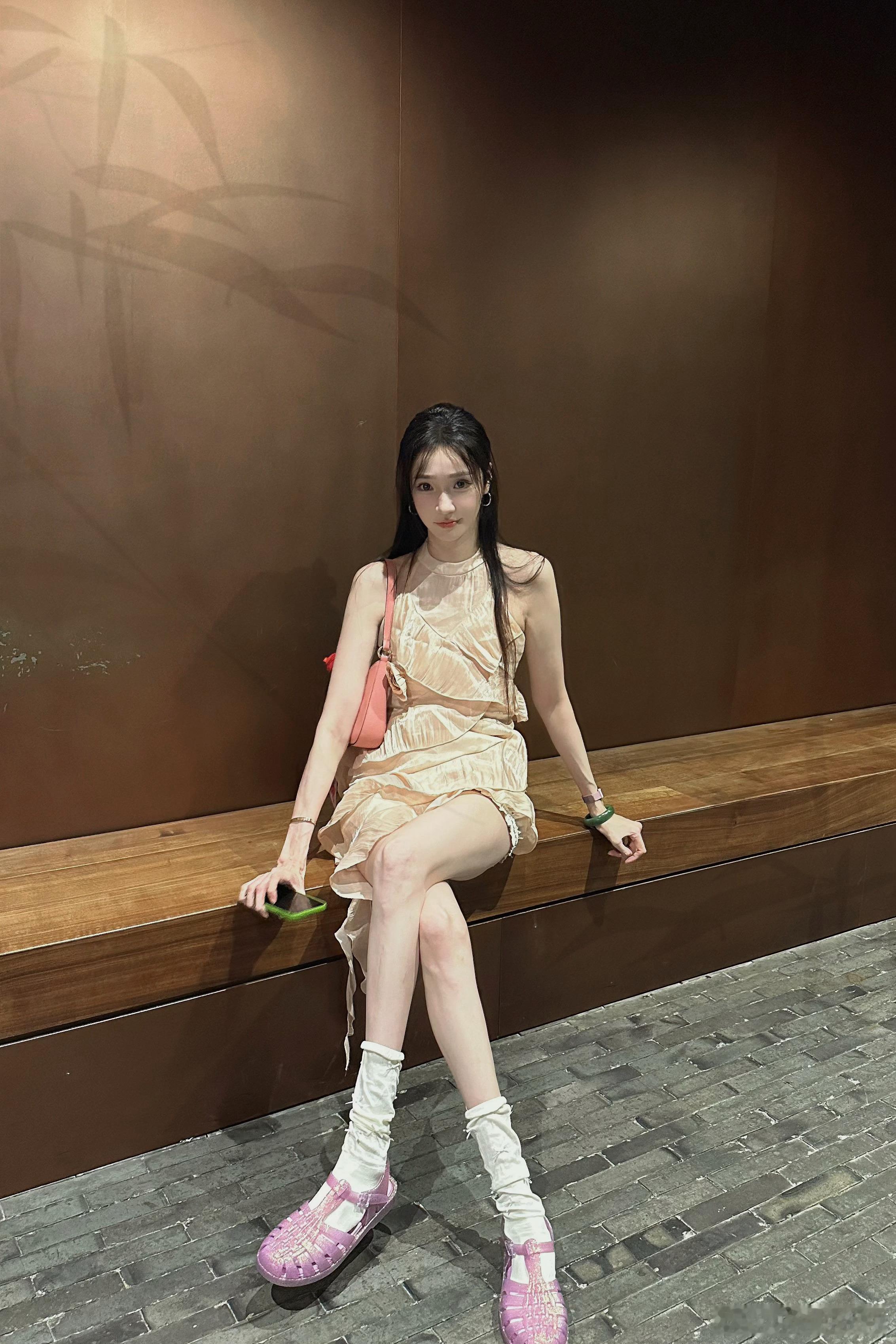 哎呀 多好看的鞋呀[doge][doge][doge] ​​​