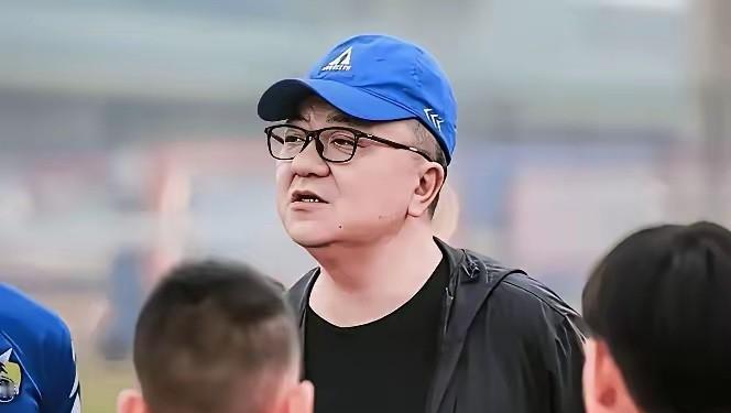 你猜帮一个人，帮到哪一步，他会翻脸？
答案是：帮到他觉得你欠他的。
董路免费带孙