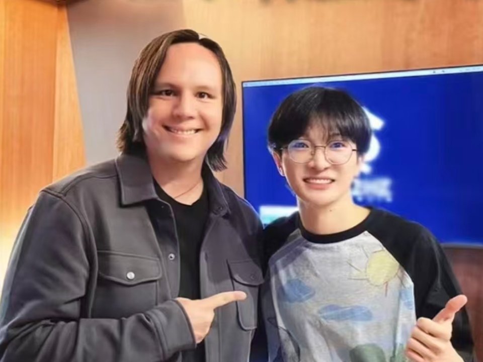 周深 和周深一起奔赴环球超无限 领导好乖啊