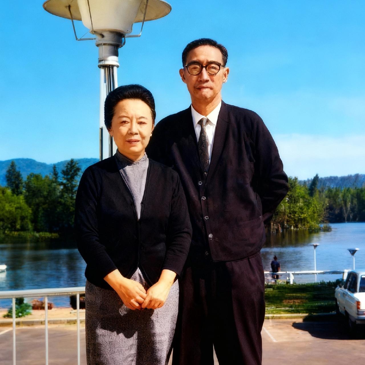 她被徐志摩无情抛弃，后来逆袭成为人上人，她就是张幼仪。这一张照片拍摄于上世纪50