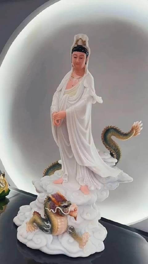 在这个世界生存，都需要与他人相处，我们刚开始相处的时候，彼此展露出来的都是优秀的