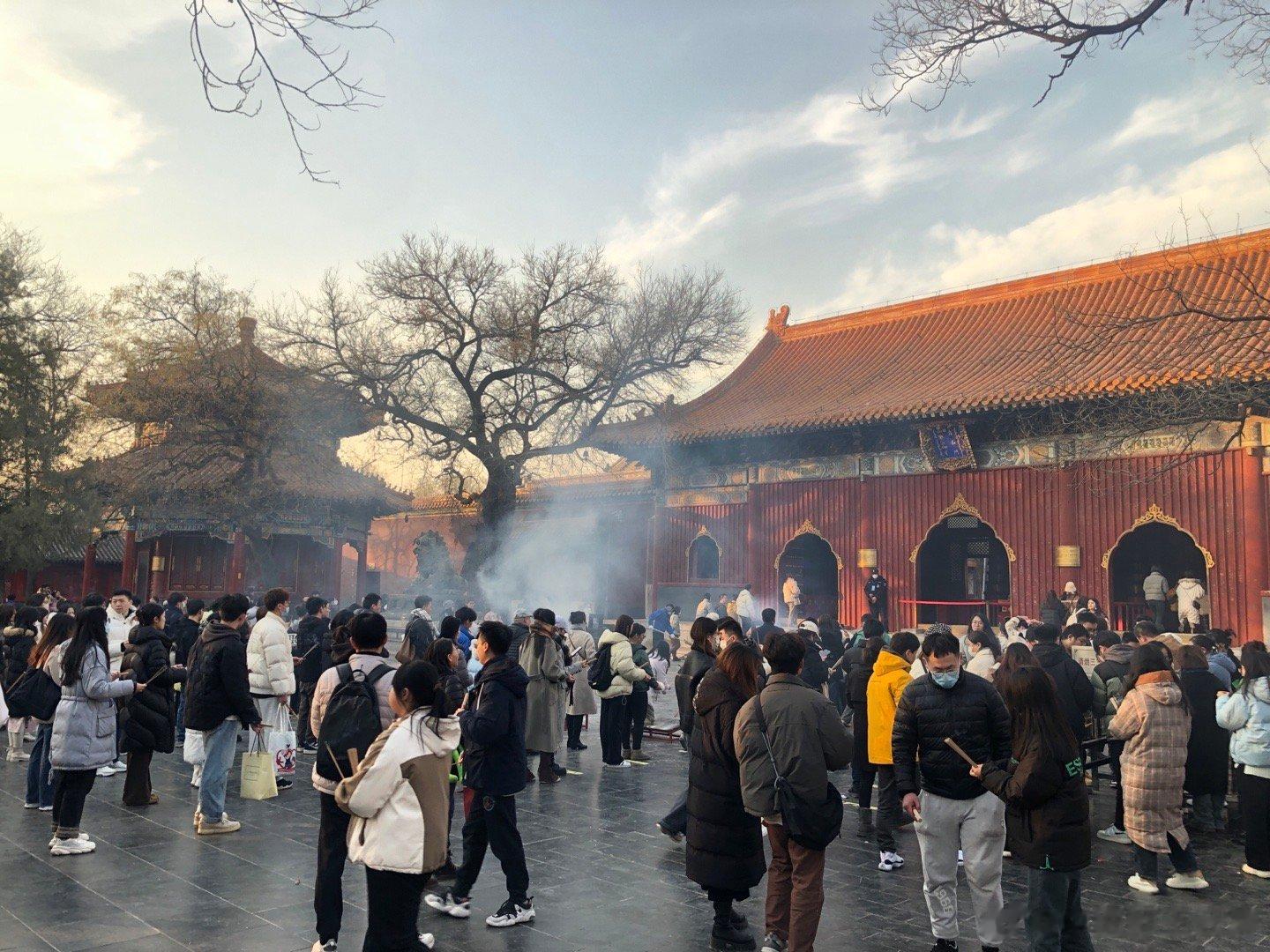 来雍和宫 环保许愿。愿我的患者都能快速痊愈，不复发。愿我的患者都能身体健康，每天