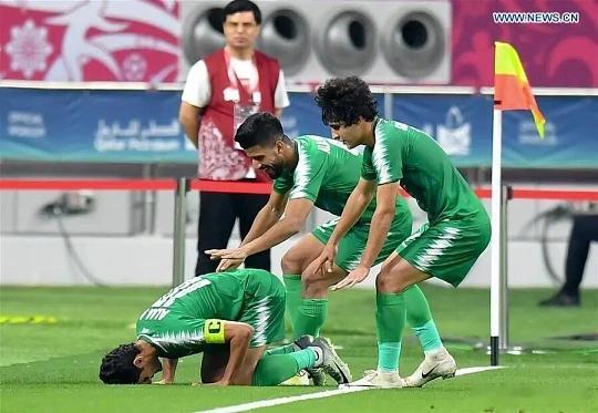 001   世预赛    阿联酋vs伊拉克 考虑到两队在本场比赛中的状态和各自的