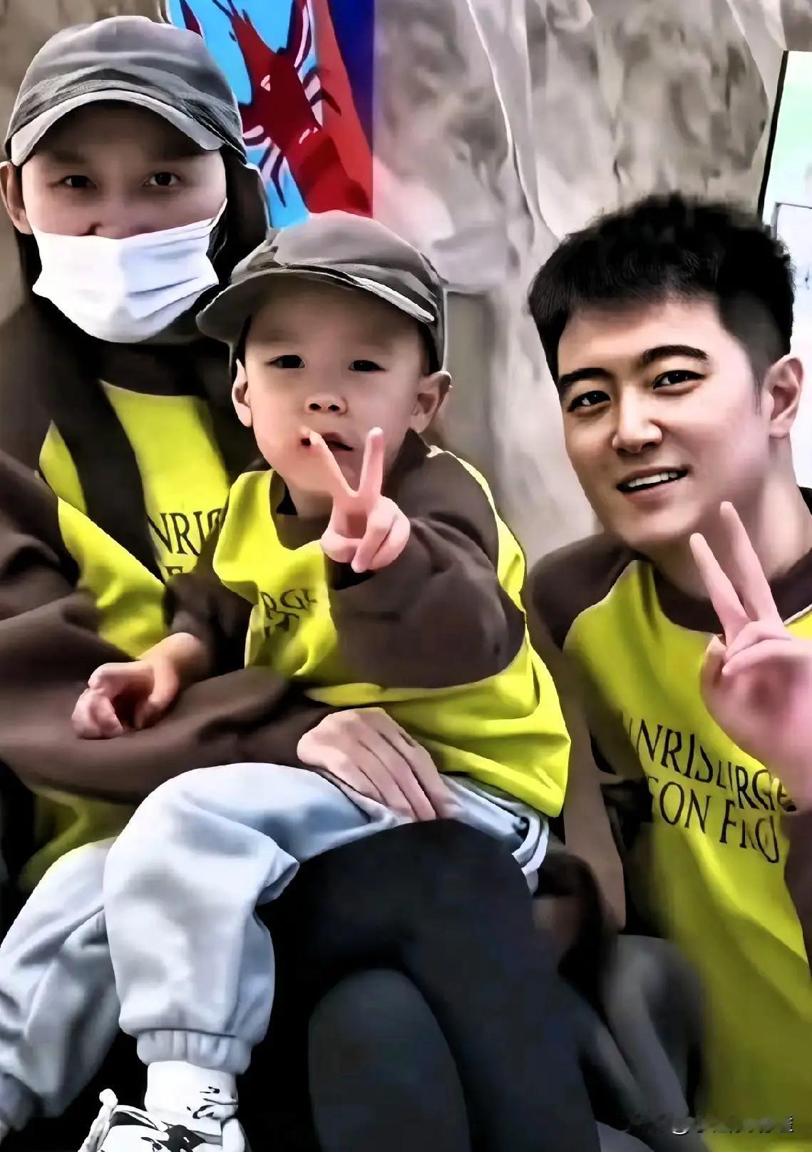 太揪心了——癌症晚期的妻子，时间不多了，她唯一的心愿竟是：一家三口穿同款衣服，拍