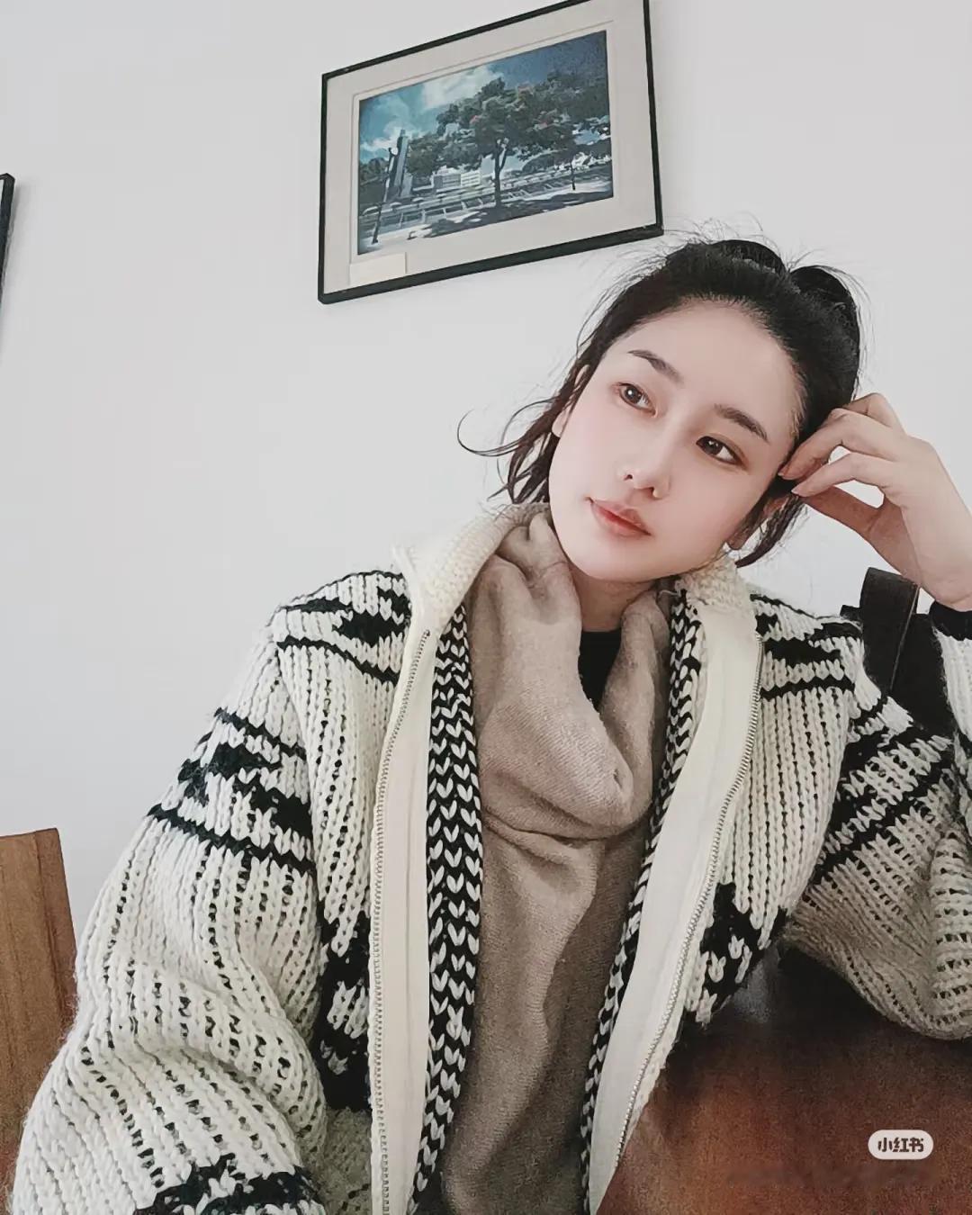 话说台湾近几年就推出了许多颜值和气质都相当不错的新晋博主，而闵宸宣就是其中之一。