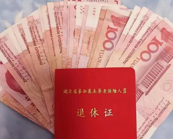 26年零社保，9万2就想买断一辈子？

26年工龄换9万2千块，算下来每年353