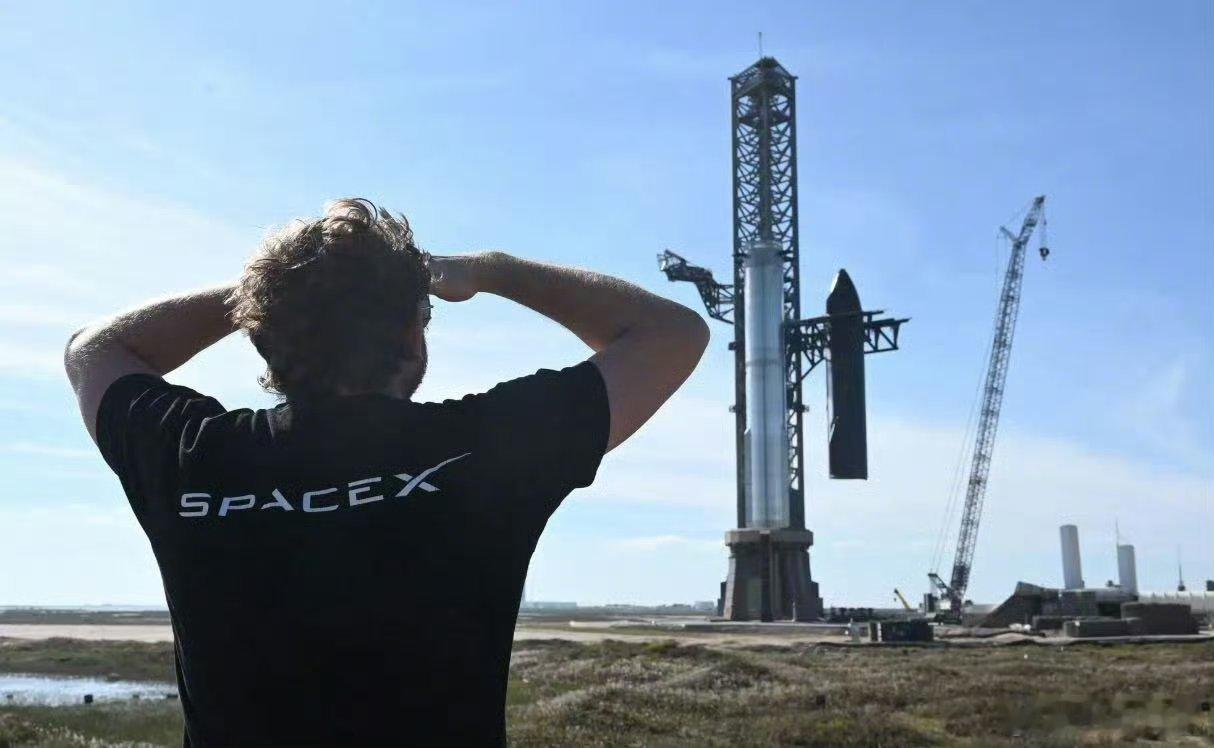 SpaceX正式收购xAI 马斯克的SpaceX已成功收购自己的初创公司xAI 