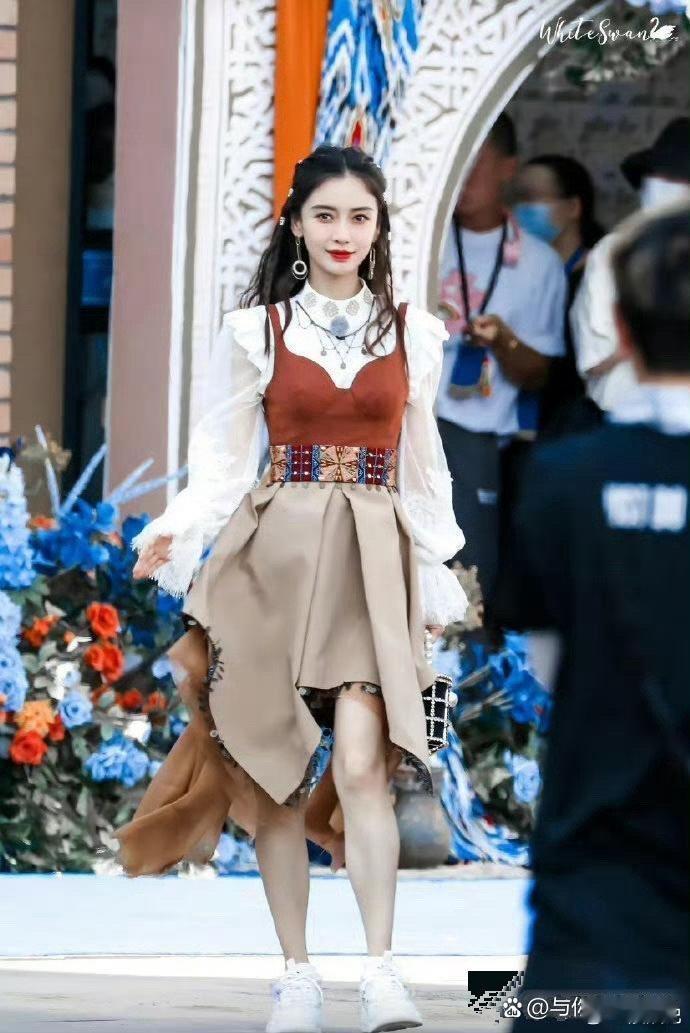 如果杨颖回归《跑男》，她和白鹿谁才是一姐，这还真不好说呢 ​​​