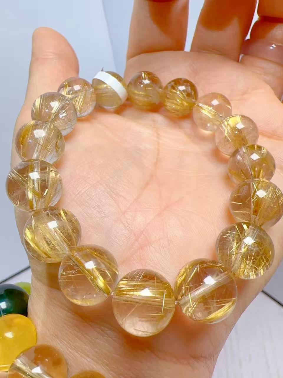 以下属相和星座！重点点名！2026一定要戴通关水晶！
狮子座：金发晶，黄托帕石