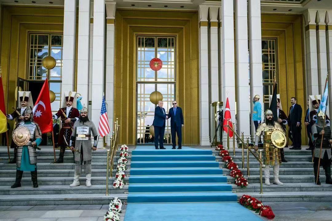🇺🇸🇹🇷🛡️⚔️🇺🇦🇸🇾
Trump在土耳其，
周三日程：
