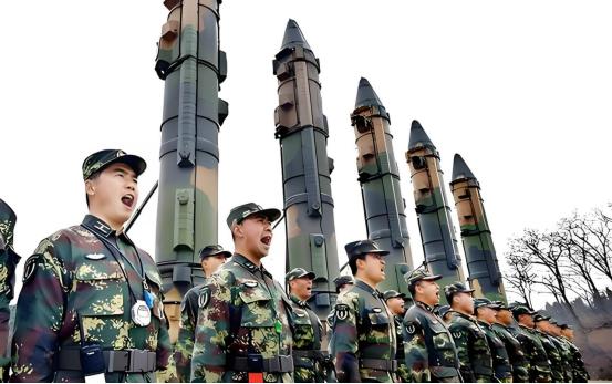 坐拥近4000枚导弹的中国火箭军，一旦拉响战备，7分钟摧毁敌中心。
 
我国西北