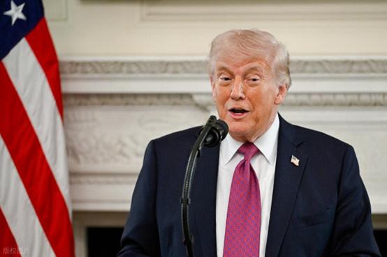 美国最失败的做法就是反向封锁了霍尔木兹海峡，此举非但没有孤立伊朗，反而有可能加剧