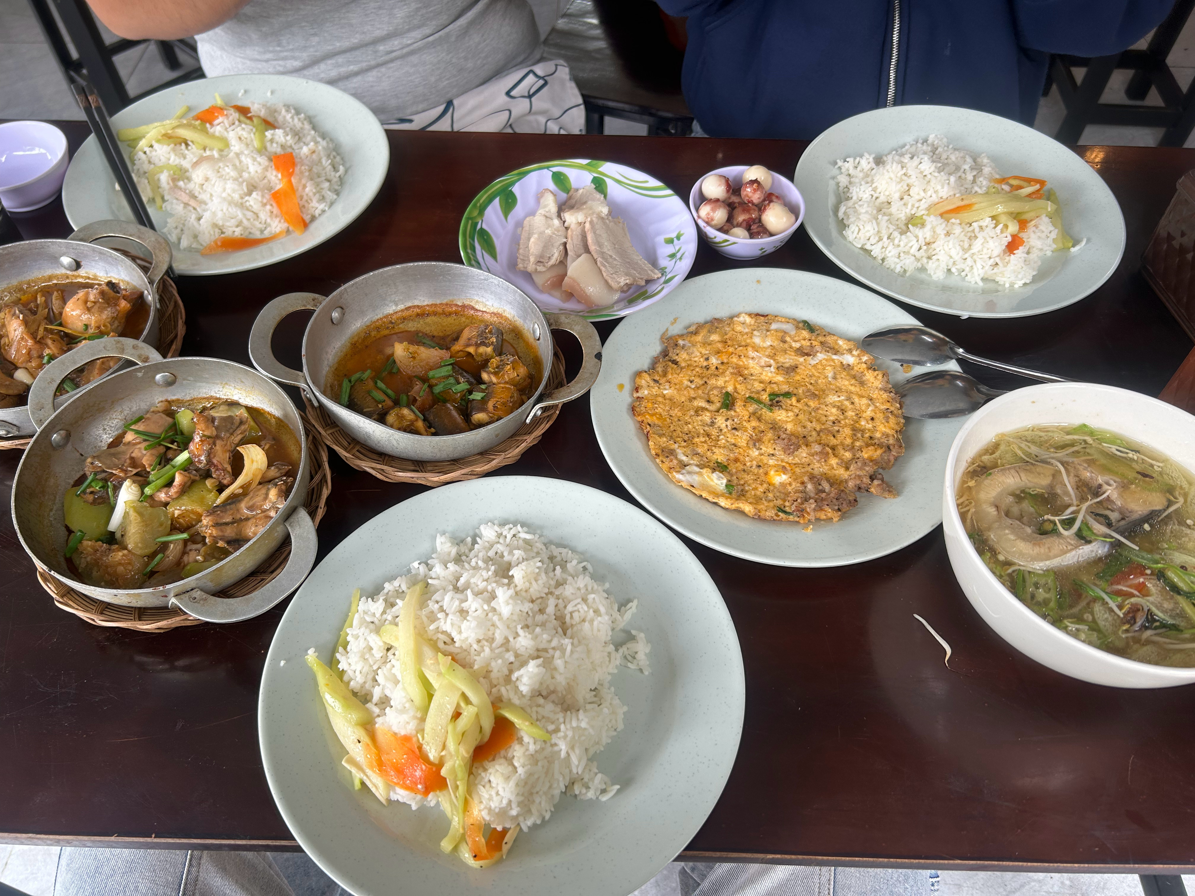 吃饭了，家人们，点赞超500奖励鸡腿🍗 