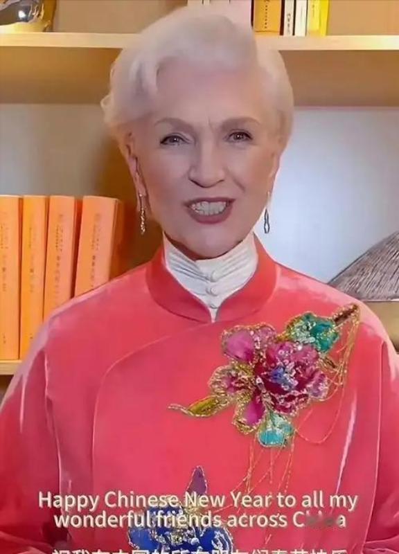 世界首富马斯克的母亲梅耶，在社交媒体上公然表态：中国在公路、隧道、建筑、基础设施