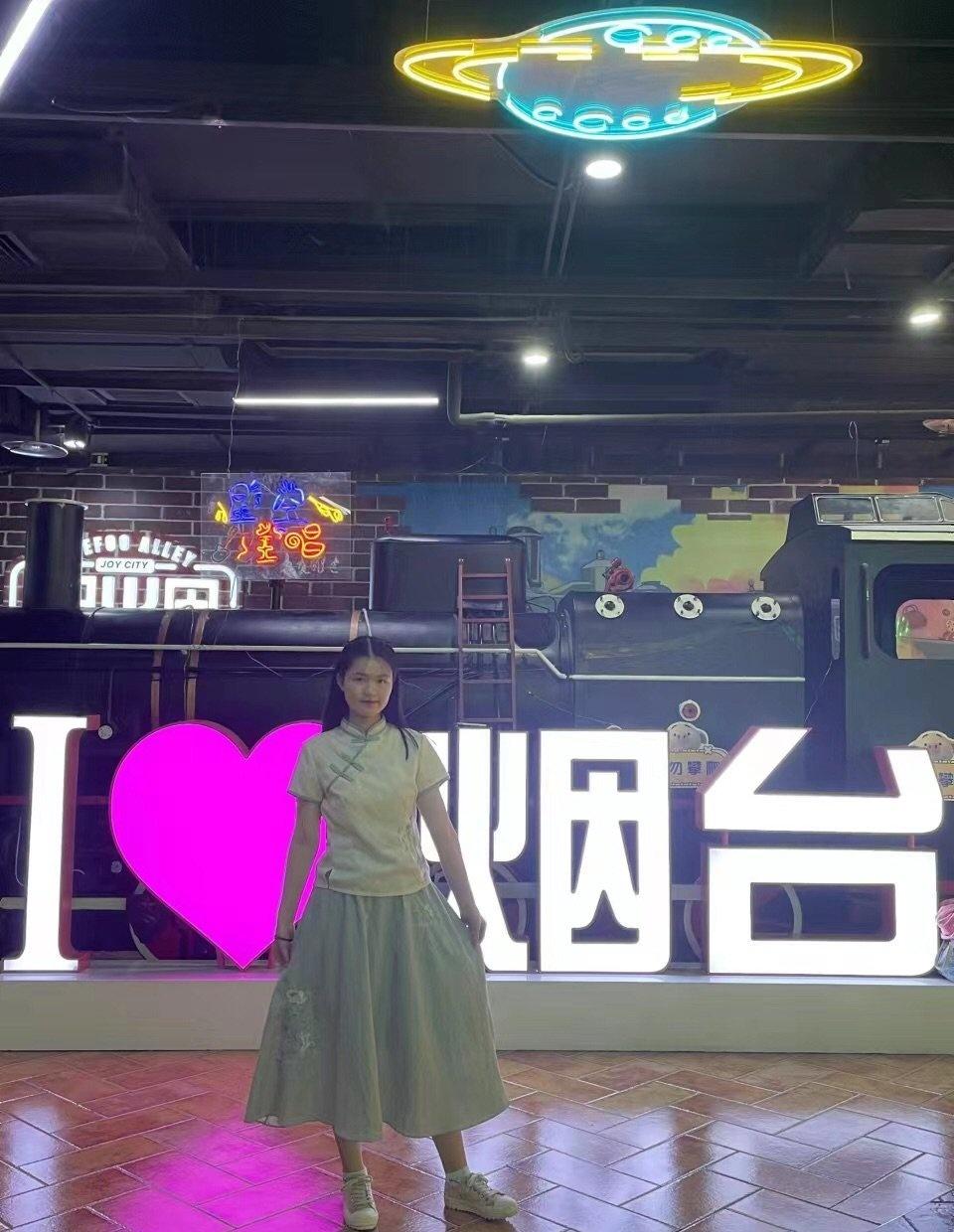 年龄（几几年）：2000年
身高（cm）：175
城市：山东菏泽
体重：60kg