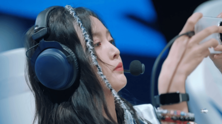 #吴宣仪终于得到久哲夸奖了# 上次被 教练督促后终于迎来了夸奖～果然要有压力才有