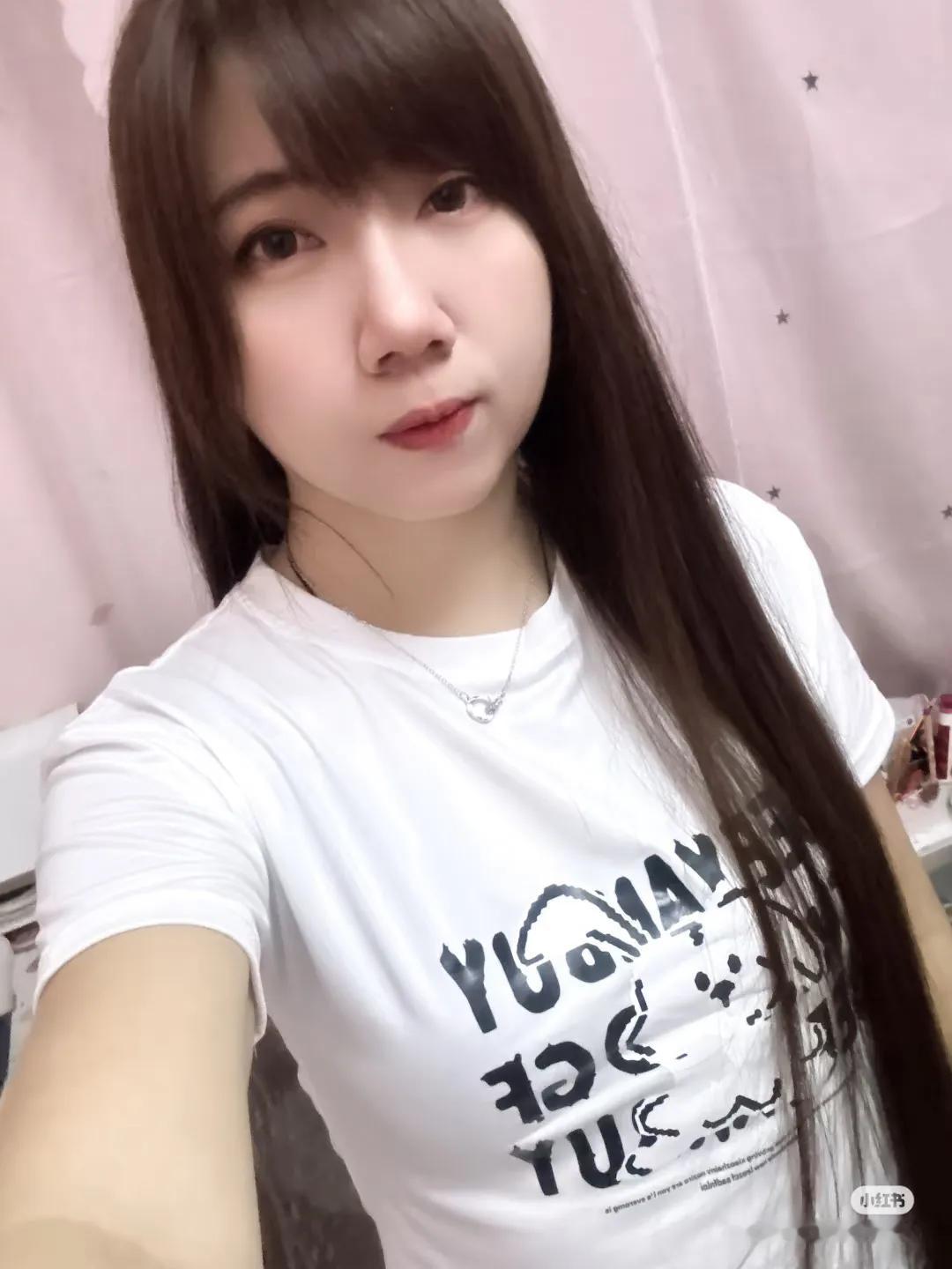 话说大马近几年就推出了许多样靓身材正，气质也相当不错的新晋博主，而薇就是其中之一